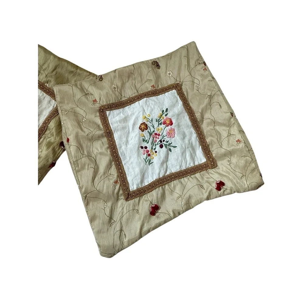 Vintage‎ Embroidered Floral Pillow Covers Pair Taffeta Shabby Cottagecore Garden